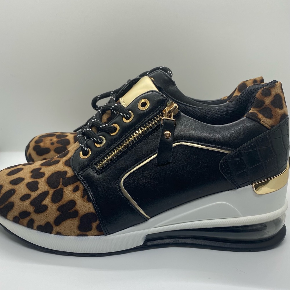 Leaopard print sneakers
